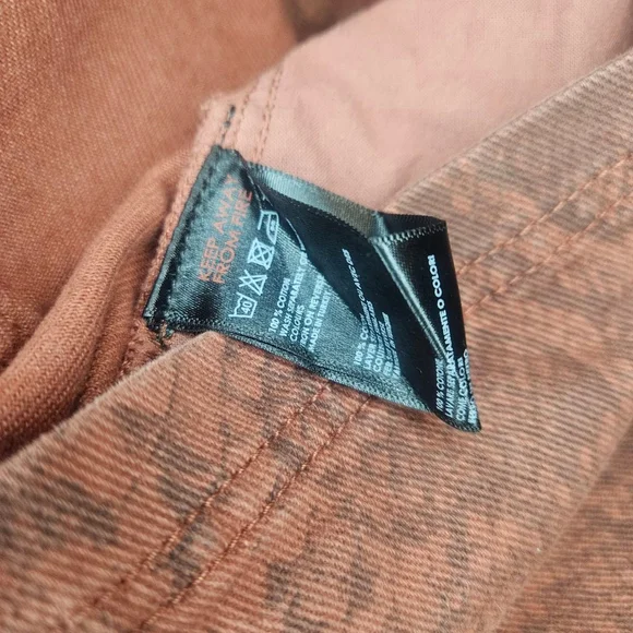 Urban Outfitters BDG Brick Snake Print Denim Mini NWT Skirt LG Waist 15" Retired - Picture 6 of 9